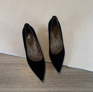 Low heeled hairy shoes