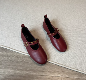 Flat Mary Jane shoes