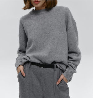 Solid color knitted sweater